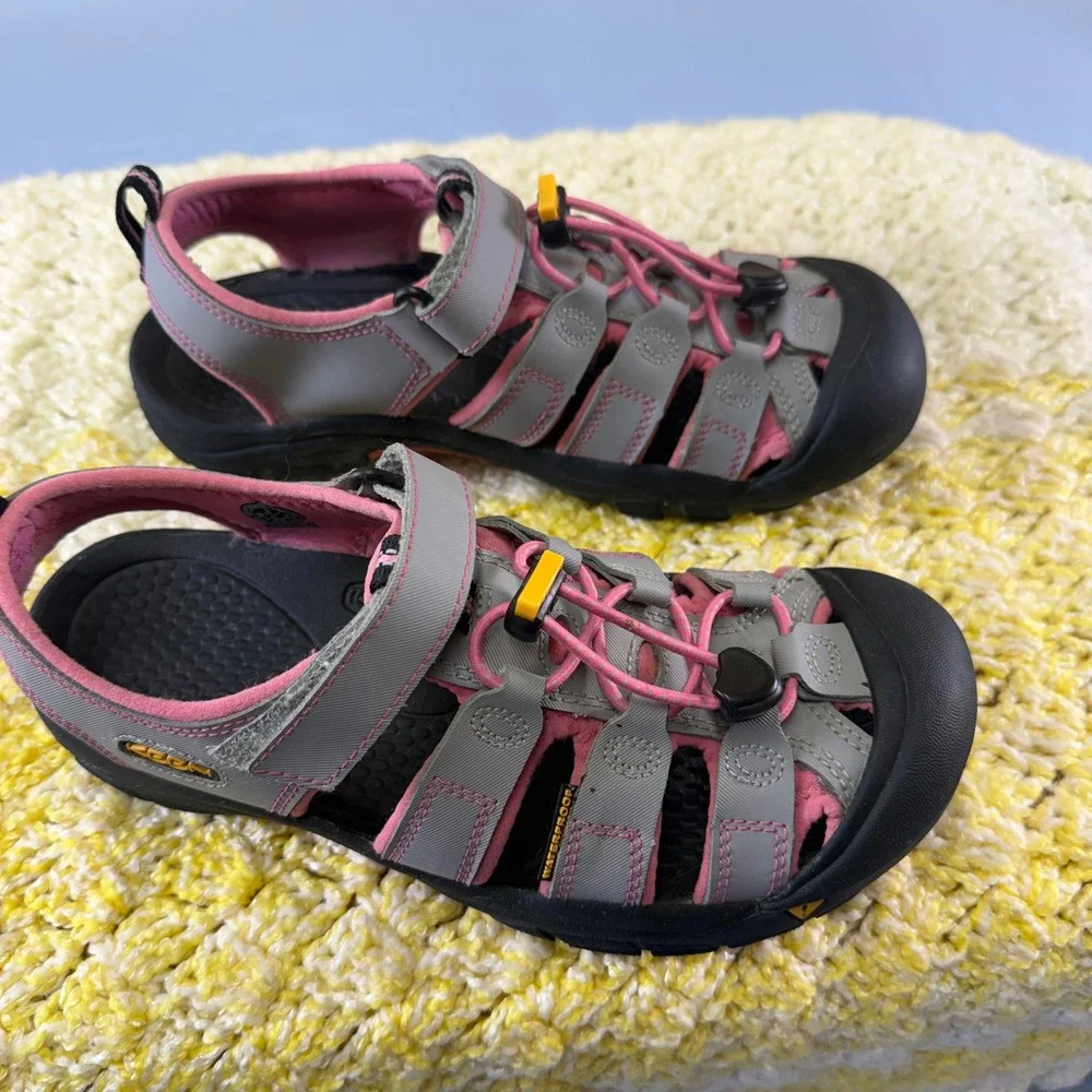 Keen Newport H2 Waterproof Sport Sandals Grey Pink Womens 5 9209-NTGR like new